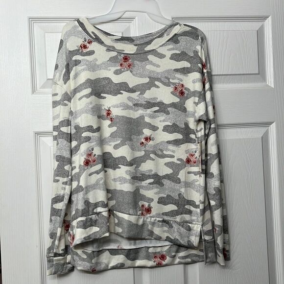 Women's Buttery Soft Top S, XL, 2XL - Picture 1 of 3